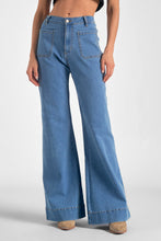 Load image into Gallery viewer, Front pocket flared jeans
