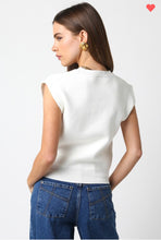 Load image into Gallery viewer, White sleeveless sweater
