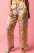 Load image into Gallery viewer, Floral silky pants
